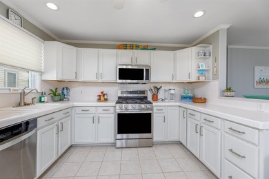 Outstanding Bay Views! Classic Avalon opportunity just blocks - photo 23
