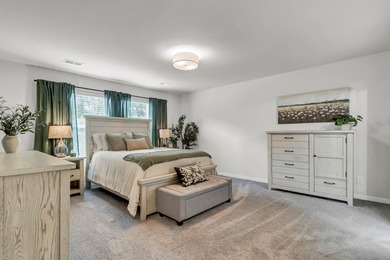 Beautifully maintained and showing like new, this home offers - photo 23