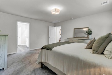 Beautifully maintained and showing like new, this home offers - photo 25