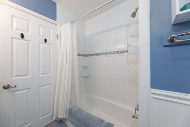 Outstanding Bay Views! Classic Avalon opportunity just blocks - photo 27