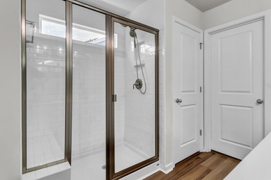 Beautifully maintained and showing like new, this home offers - photo 27