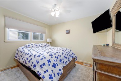 Outstanding Bay Views! Classic Avalon opportunity just blocks - photo 29