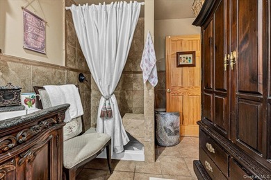 Discover the possibilities in this spacious 4-bedroom - photo 29