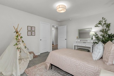 Beautifully maintained and showing like new, this home offers - photo 30