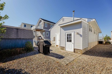 Outstanding Bay Views! Classic Avalon opportunity just blocks - photo 31
