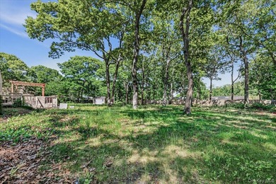 Discover the possibilities in this spacious 4-bedroom - photo 32