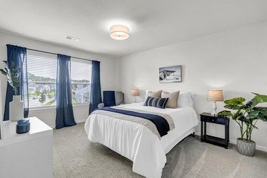 Beautifully maintained and showing like new, this home offers - photo 33