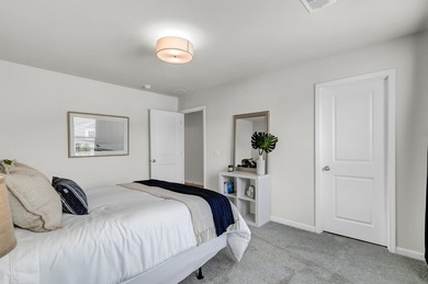 Beautifully maintained and showing like new, this home offers - photo 34