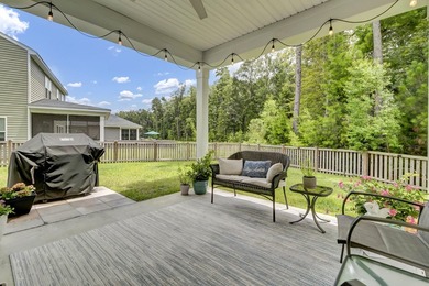 Beautifully maintained and showing like new, this home offers - photo 36
