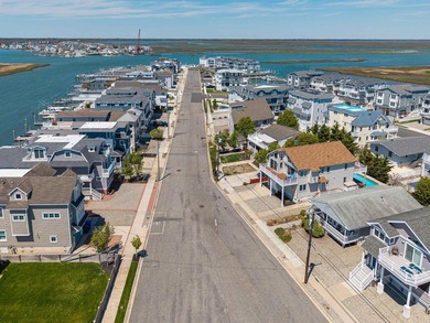 Outstanding Bay Views! Classic Avalon opportunity just blocks - photo 37