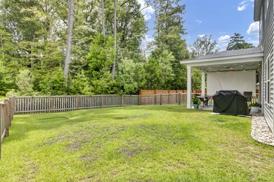 Beautifully maintained and showing like new, this home offers - photo 37