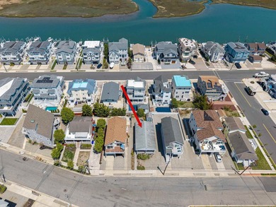Outstanding Bay Views! Classic Avalon opportunity just blocks - photo 38