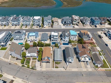 Outstanding Bay Views! Classic Avalon opportunity just blocks - photo 39