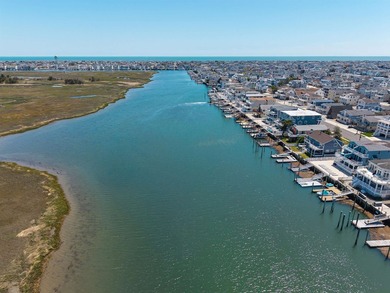 Outstanding Bay Views! Classic Avalon opportunity just blocks - photo 40