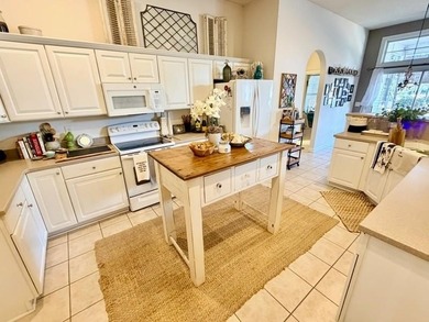 Experience the quintessential coastal lifestyle at 719 Camden - photo 2