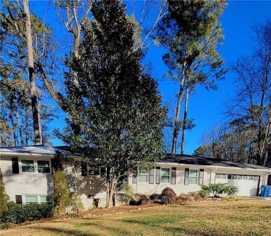 Lake Home Sale Pending in Lilburn, Georgia