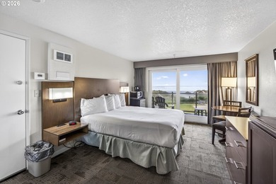 Wake up to breathtaking views and the sound of the Pacific Ocean - photo 1