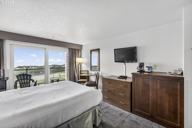 Wake up to breathtaking views and the sound of the Pacific Ocean - photo 5