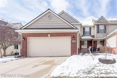 Lake Chemung Condo Sale Pending in Howell Michigan