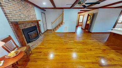 Spacious canal front family home in the highly sought after - photo 22