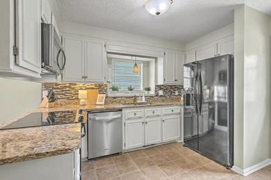 Golf course views, convenient location, NO HOA, low electric - photo 23