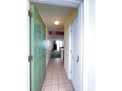 Oceanfront living on sought-after Shore Drive! This fully - photo 4