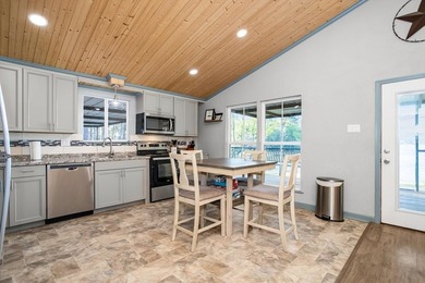 WATERFRONT HOME - PINE ISLAND COVE! If you're looking for a - photo 6