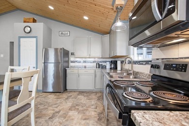 WATERFRONT HOME - PINE ISLAND COVE! If you're looking for a - photo 8