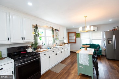 Experience the charm of island living with this well maintained - photo 7