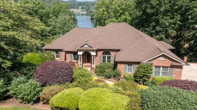 Lake Hickory Home For Sale in Hickory North Carolina