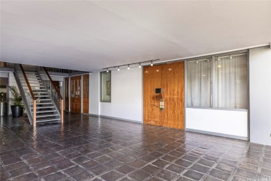 Prime Commercial Space in Honolulu! Unlock the potential of you