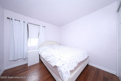 Welcome to 32 Amanda Ct, a spacious townhouse located in the - photo 15