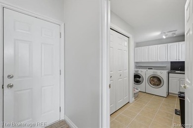 Welcome to one of Woodridge Farms' most desirable locations! - photo 26
