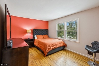 Beautifully updated Classic Colonial set on a quiet cul-de-sac - photo 28
