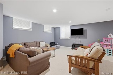 Welcome to one of Woodridge Farms' most desirable locations! - photo 42