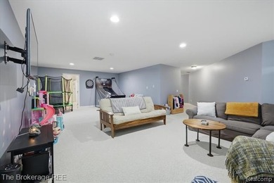 Welcome to one of Woodridge Farms' most desirable locations! - photo 43