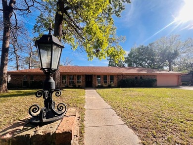 WATERFRONT traditional brick ranch home located on Palo Gaucho - photo 5