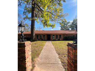WATERFRONT traditional brick ranch home located on Palo Gaucho - photo 6