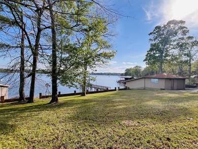 WATERFRONT traditional brick ranch home located on Palo Gaucho - photo 7