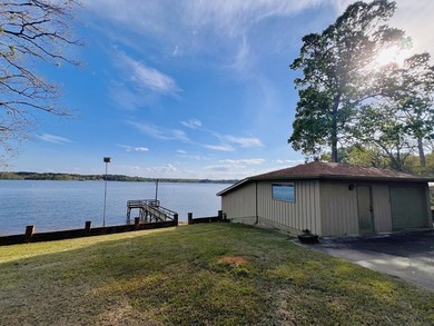 WATERFRONT traditional brick ranch home located on Palo Gaucho - photo 8