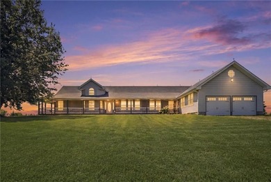 Escape to your own private slice of the countryside with this - photo 6