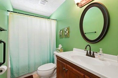 Located in the heart of Conway, this charming 4 bedroom, 2 and 1 - photo 3