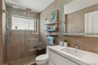 New construction four bedroom 3 1/2 bathroom with elevator - photo 14