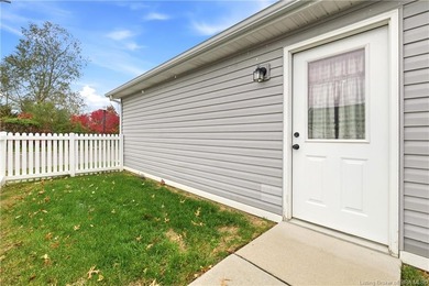 2 Bedroom, 1 bath Pocket Home located in the Charming Villas of