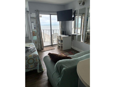 Oceanview sun-suite; full kitchen. Oceanfront resort with - photo 10