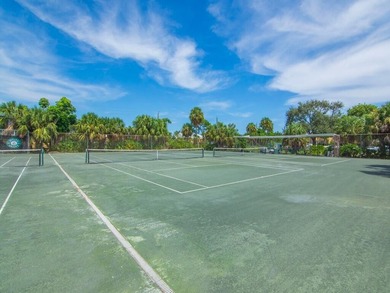 Discover this spacious 2-bedroom, 2-bathroom condo located on - photo 31