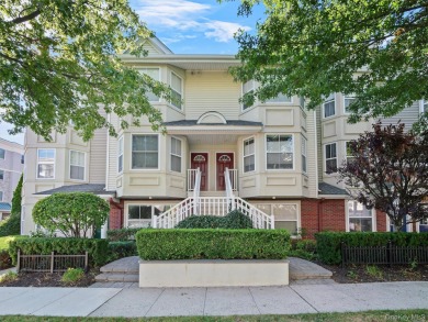 Lake Home For Sale in Haverstraw, New York