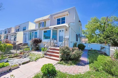 beautiful renovated One family home in the heart of bayside - photo 2