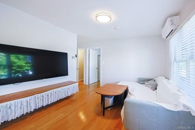 beautiful renovated One family home in the heart of bayside - photo 6