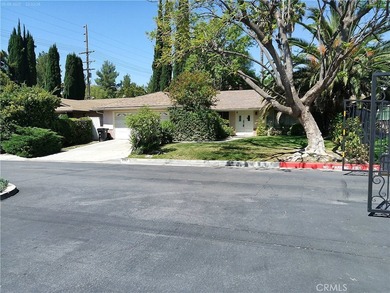 Bring your personal touch to unlock this home's true potential - photo 5
